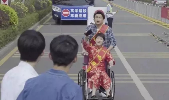 对于艺考生，服饰选择这么重要！尤其是播音主持，别一身黑出镜