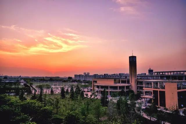 瞩目！5个单词，带你了解西安外国语大学的