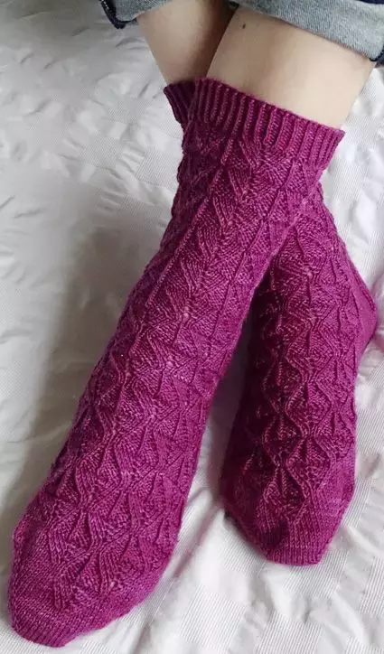 袜在众多的编织品中,还有一样小风情哦,对于很多织袜子的爱好者来说