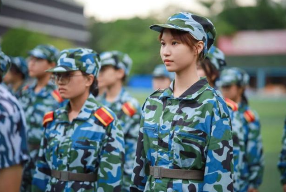已成传统的军训，如今却备受大众质疑，“变了味”的军训意义何在