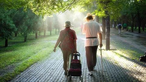 女兒反對我再婚,72歲老人一招獲取自己想要的幸福 爸媽逼婚 第3張-戀愛小秘書-娜米 女兒反對我再婚,72歲老人一招獲取自己想要的幸福 爸媽逼婚 第3張