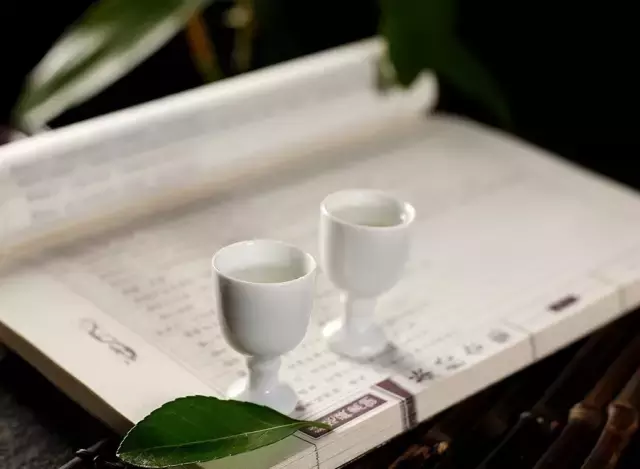一杯酒、一本书、一知己......