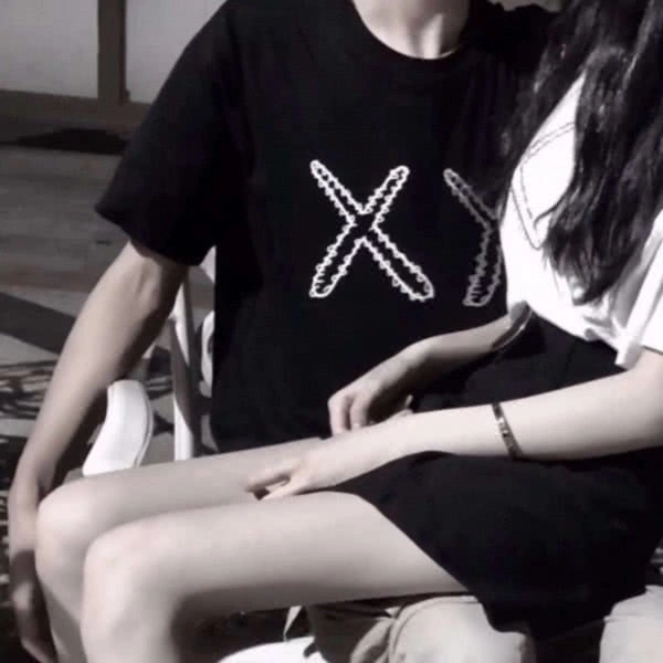 女票突然说“肚肚疼”直男才回“多喝烫水”，高情商3回复撩爆她