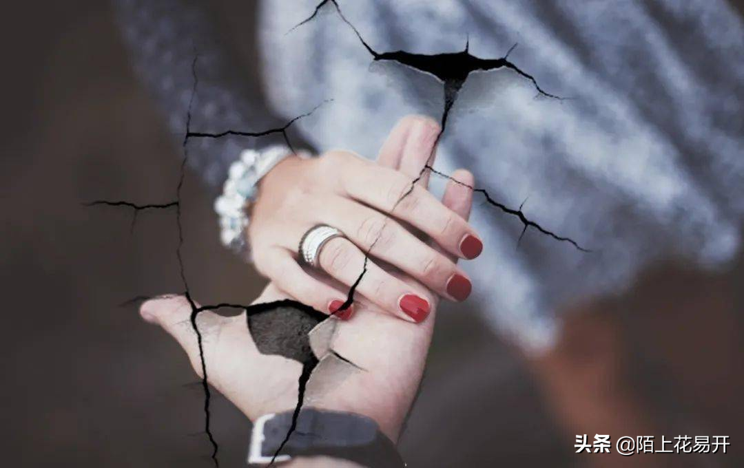 15年的婚姻生活，却抵不过初恋情人的一句挽留