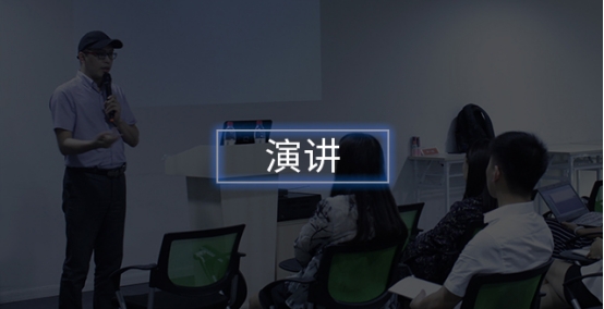 “U盘大小接收器+无线麦克风”搭配音箱 户外活动K歌真便携