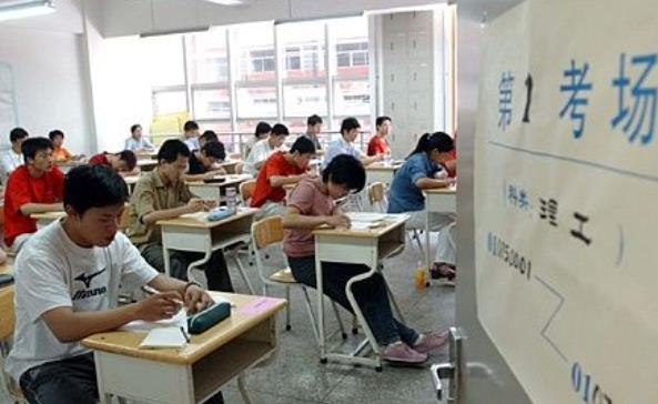 高考当天为什么不能穿校服？原因或不止一条，听听老师怎么说