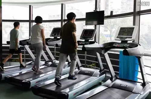 5000办了张年卡，才用3次，浩沙健身却跑路了