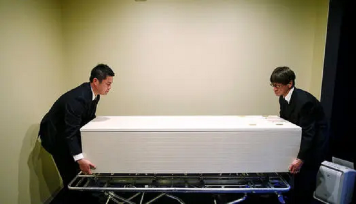 日本“遗体旅馆”爆火，火葬场不够用？遗体住一天需9000日元旅费