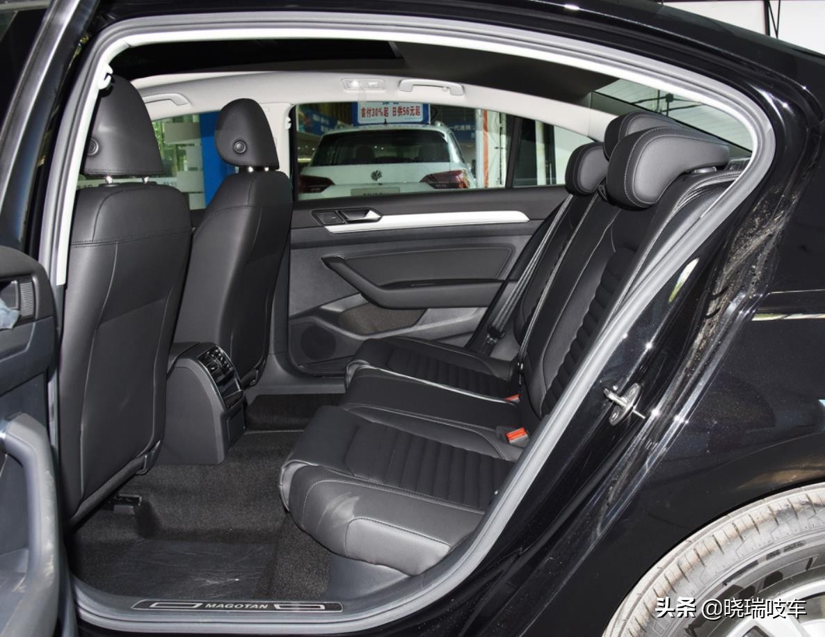 迈腾即将改款，现款迈腾仅售16万！值得抄底