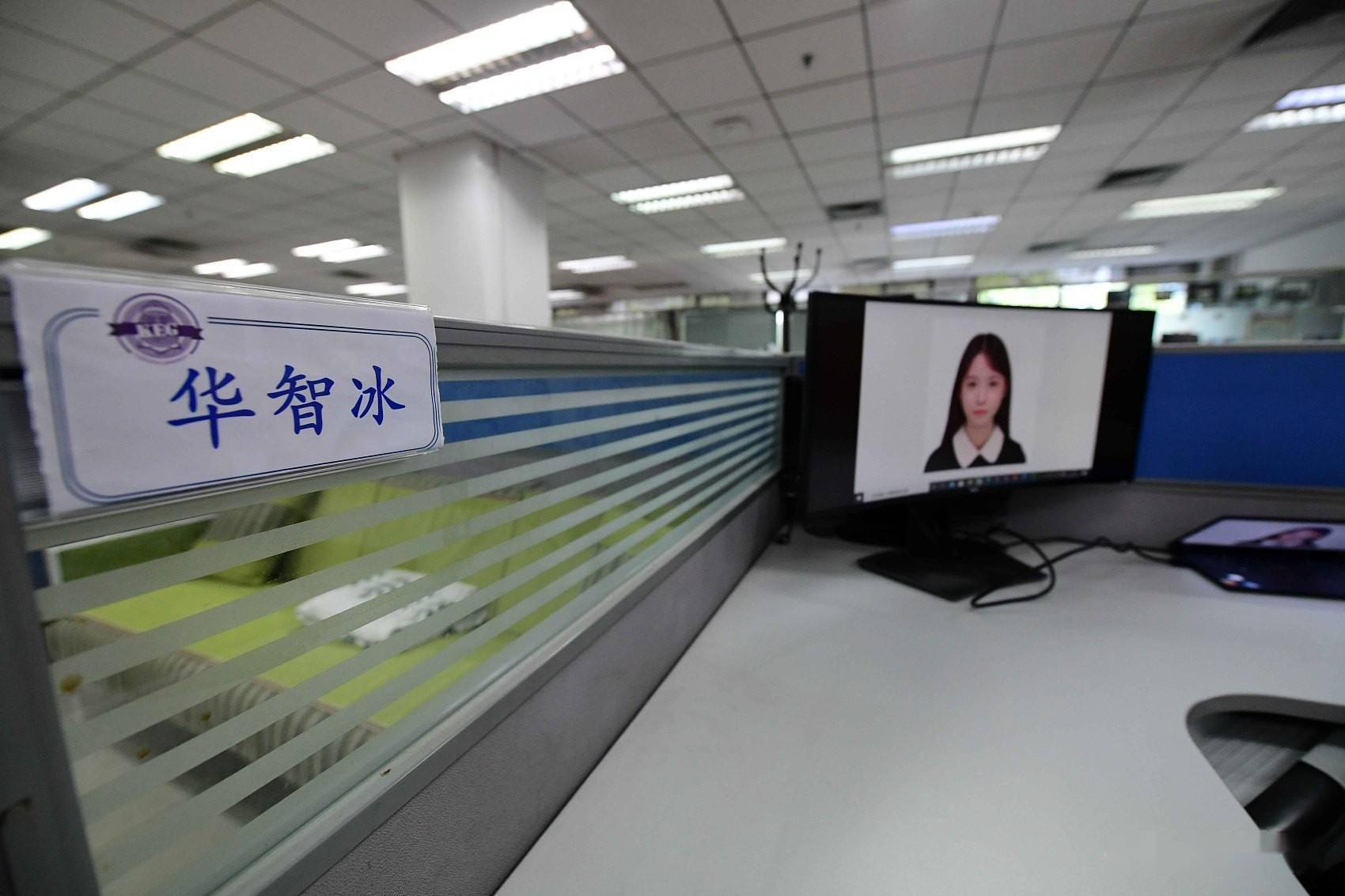 会唱歌，会画画，清华AI学生华智冰火了，未来她能当虚拟女友吗？