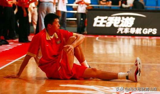 王治郅为什么不打nba了(孰对孰错？王治郅被国家队开除事件始末)