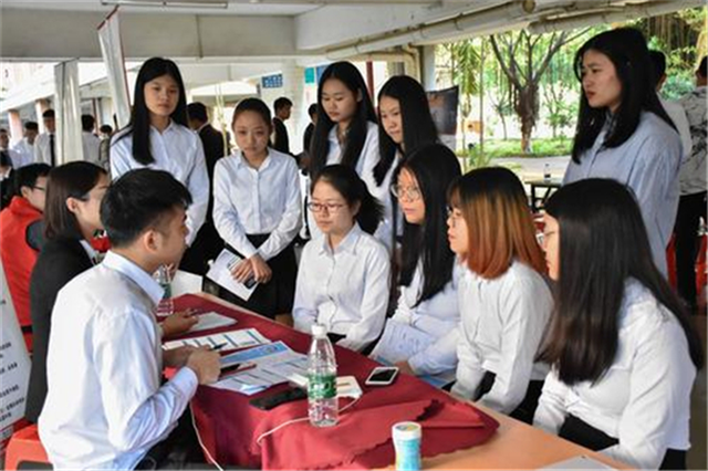 老师极力劝学生走“单招”，家长却不看好，走单招和高考有何区别