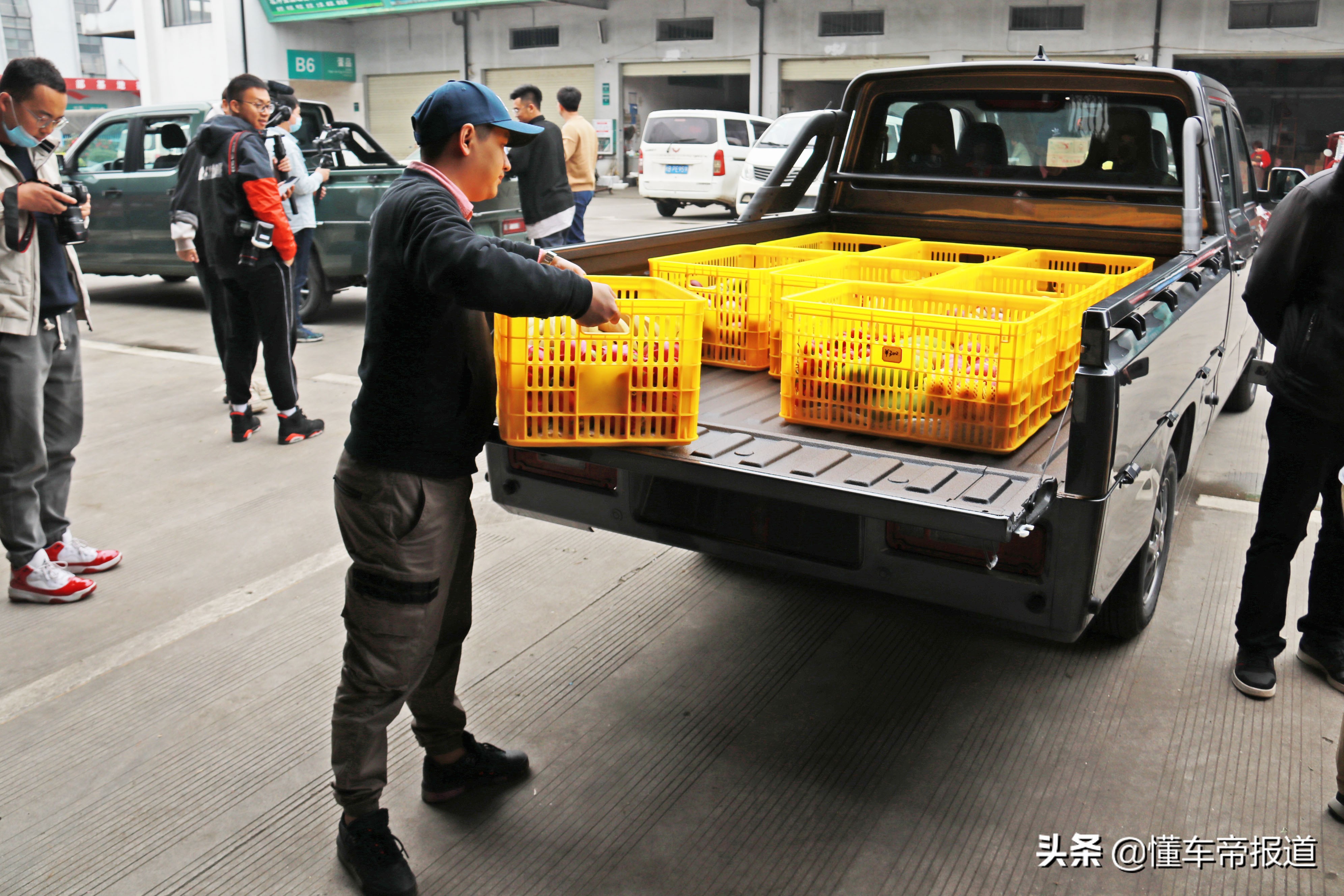 新车｜预售6万左右 创业必不可少！抢先试驾五菱征途皮卡