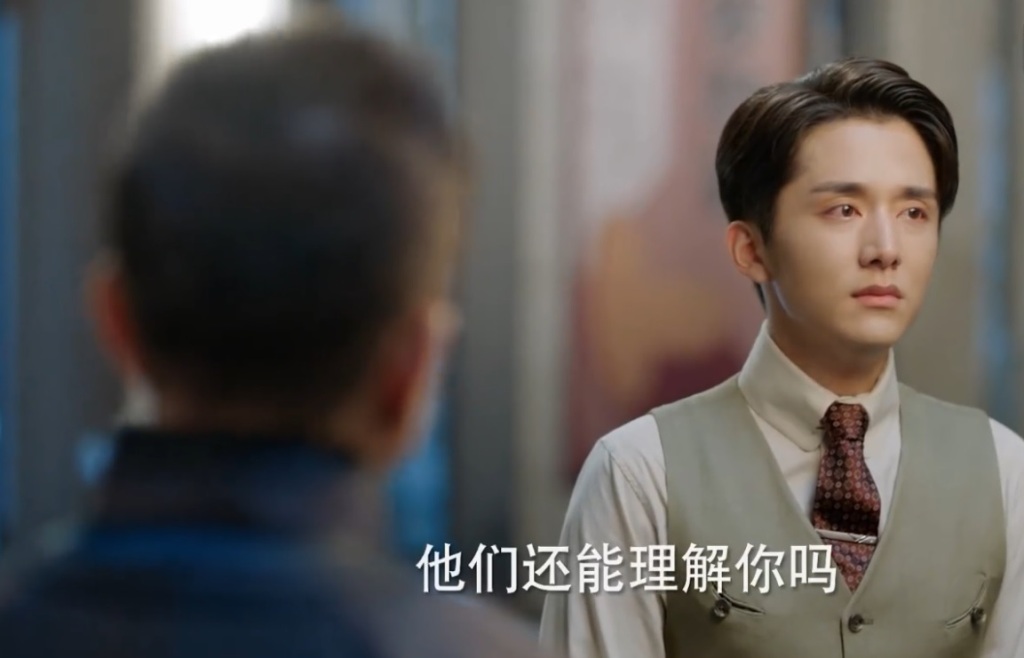 程亦治以死拒绝了黄如虹，以未葬母身上的疼痛给予了吴丽姿机会。