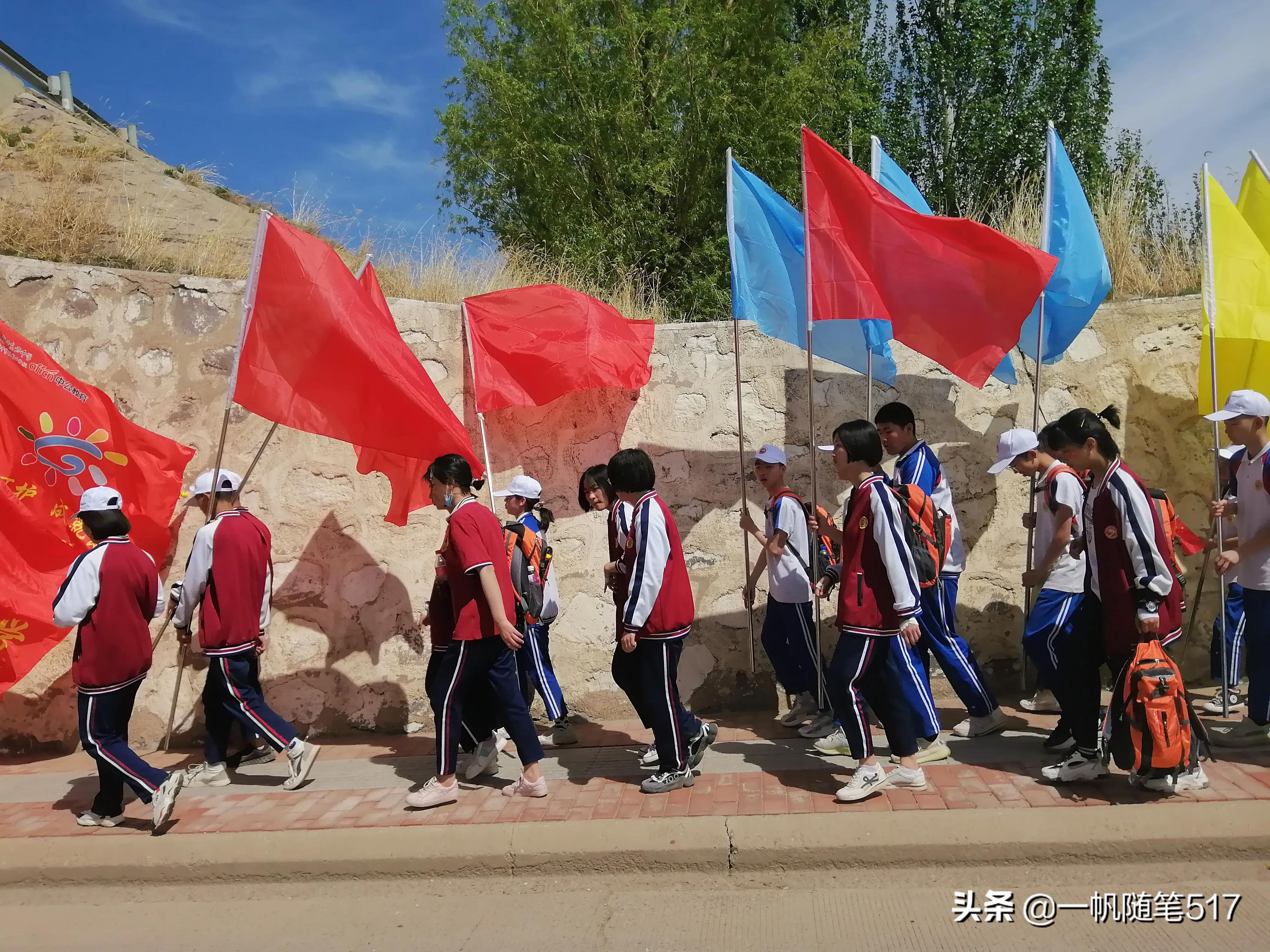 远足带给我们的感动——东方中学80华里远足