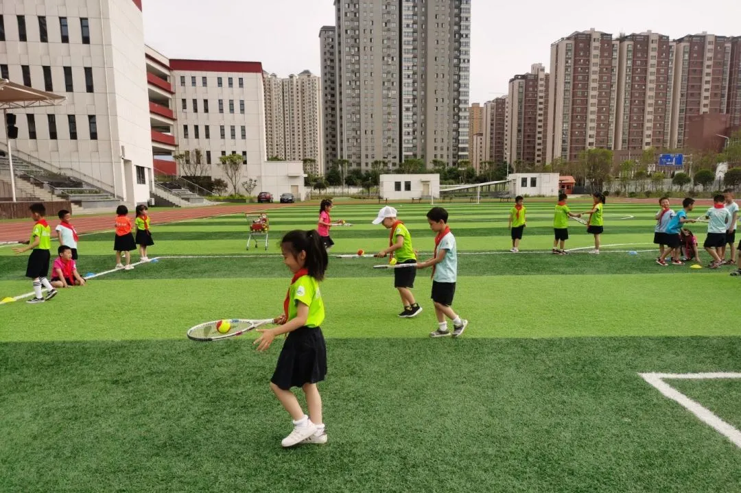 西安市長(zhǎng)安區(qū)第三小學(xué)讓校園生活豐富多彩(圖15)