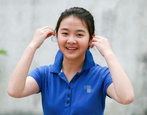 还记得释小龙的"荧幕女友"吗?9岁出道,17年后美到不敢认