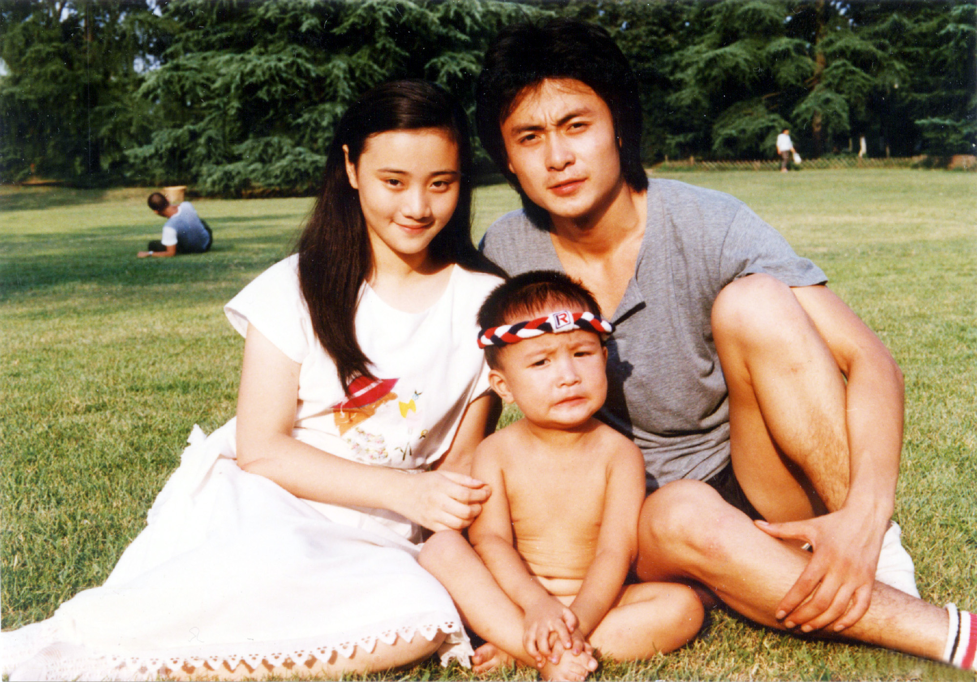 戏里颠倒众生，戏外专情一人？4位情史干净的男星，娱乐圈太稀缺