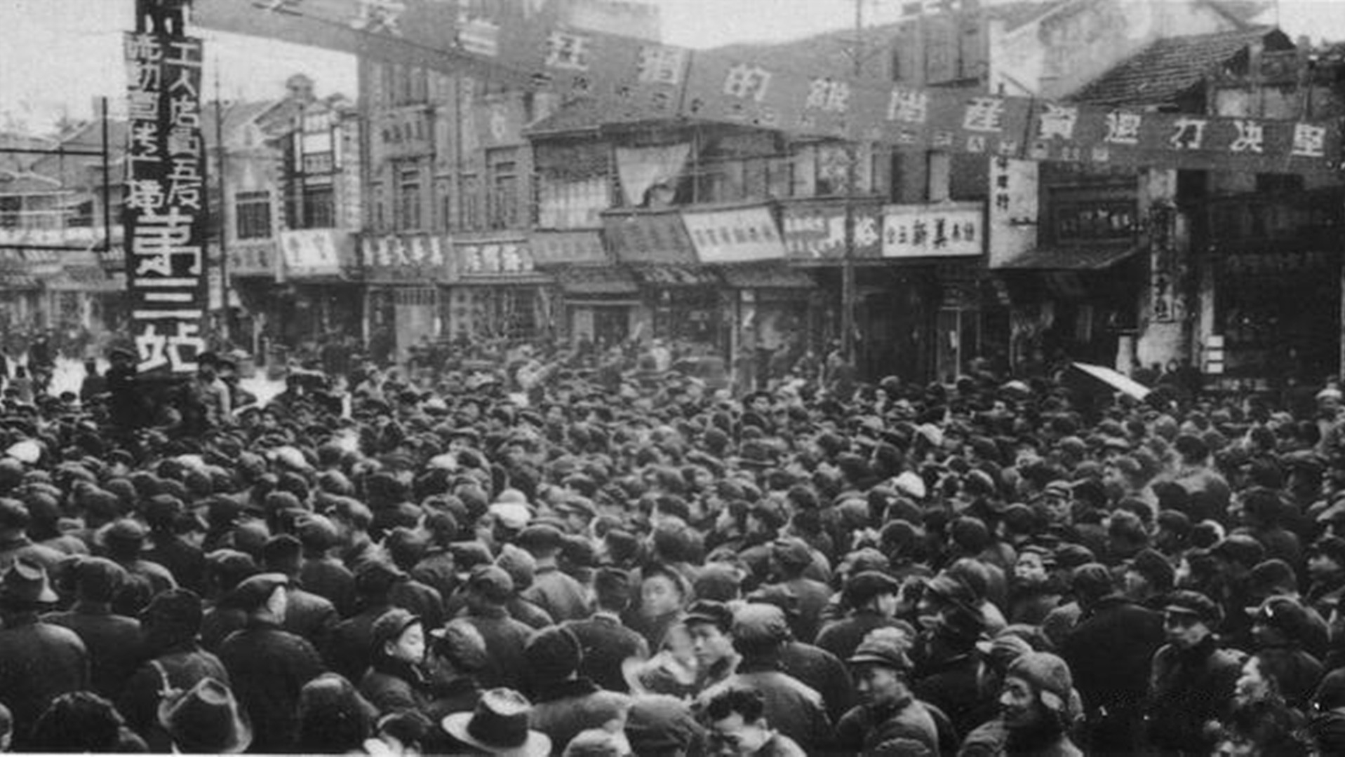1953年，陈赓筹备哈军工学校时遭遇警察拦车，随后哈尔滨展开严打