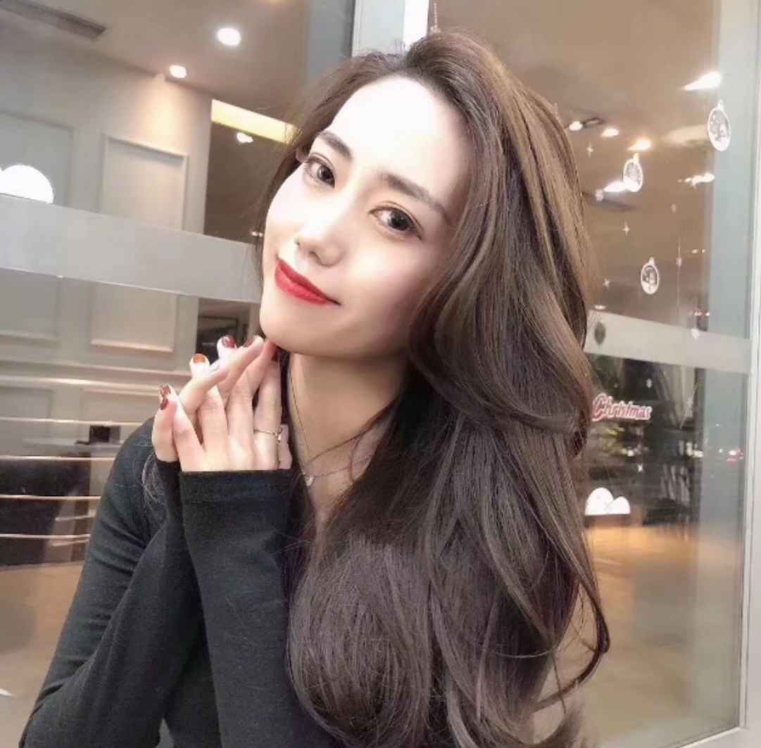 2020年流行发色趋势,这4款时髦又显白,今年过年就染这几个颜色