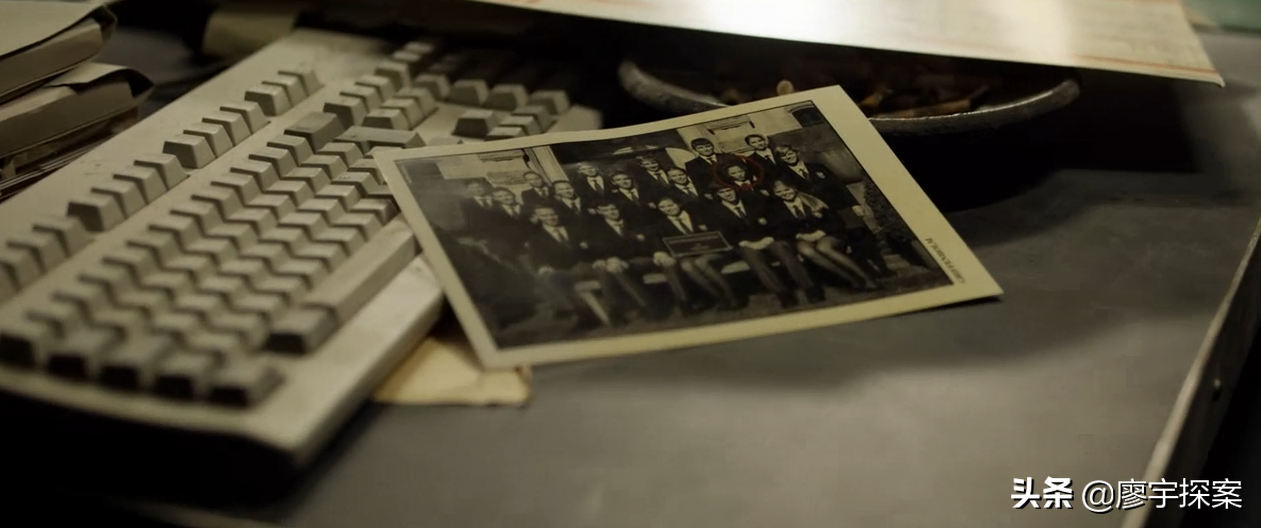 《悬案密码》4部曲：美女囚禁，贵校凶案，漂流瓶求救，墙中干尸