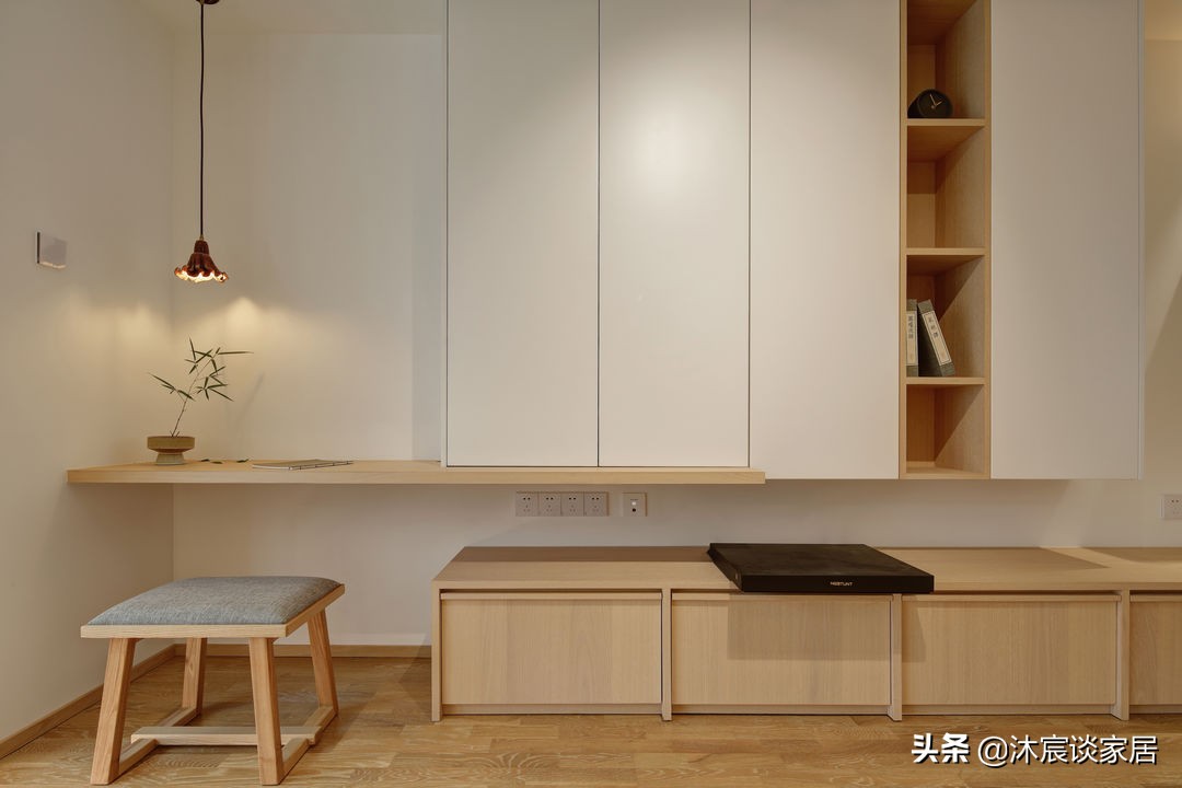 她让客厅功能多元化，值得借鉴，全屋温馨大方，真不愧是装修样板