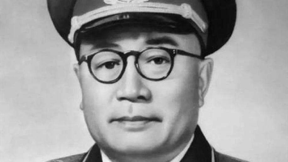 国军将领陈颐鼎被俘，刘伯承为何三顾茅庐，请他执教南京军事学院