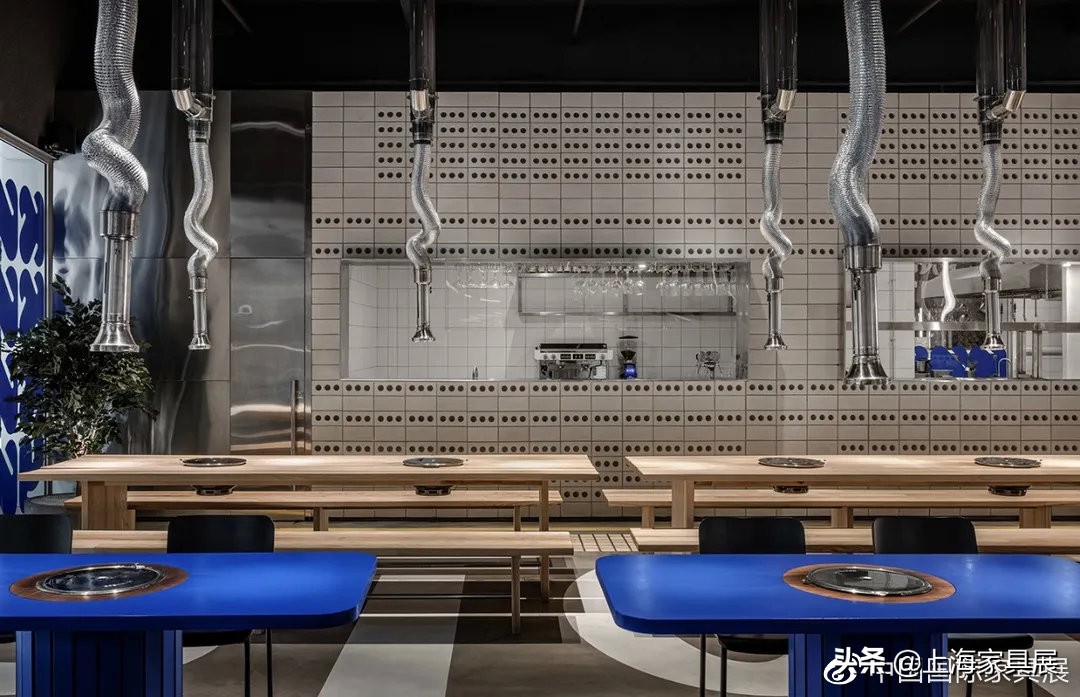 415㎡工业风韩式餐厅，这艺术灯光真是绝了