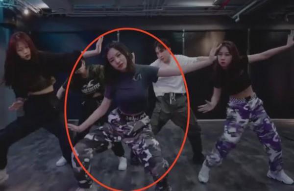 汪峰女儿出道？16岁汪曼熙推出单曲，包办作曲作词演唱，天赋惊人