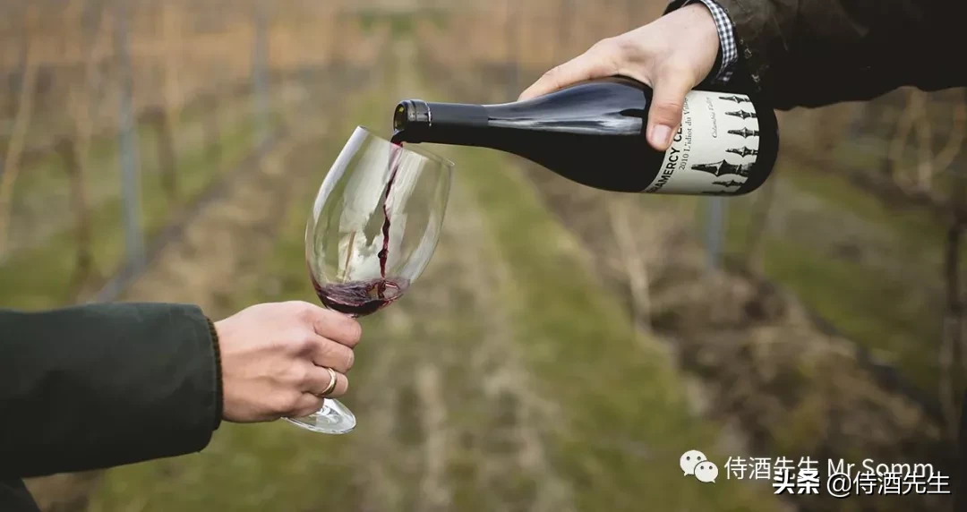 葡萄酒需要混合调配的缘由，以及各个葡萄品种在调配时的作用