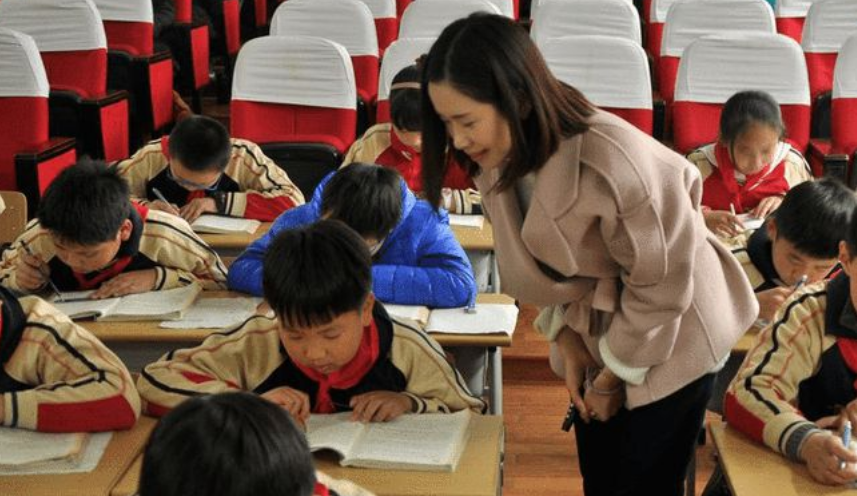 双减政策实施后，“英语学科”地位不保，以山体滑坡般的速度下降