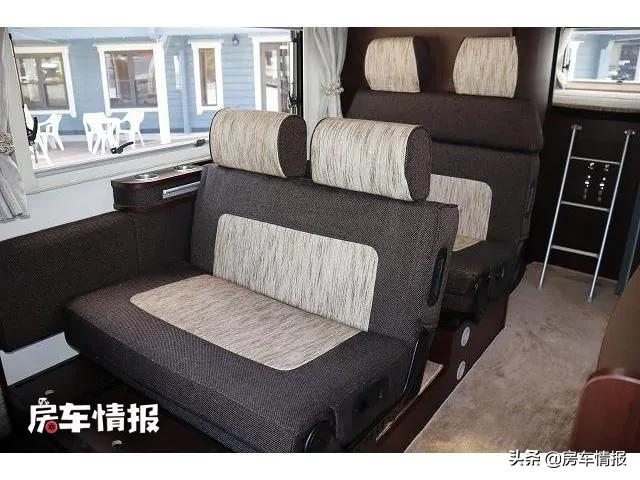丰田中巴房车，4.0L柴油动力足，大空间像家一样三代同堂也住得下