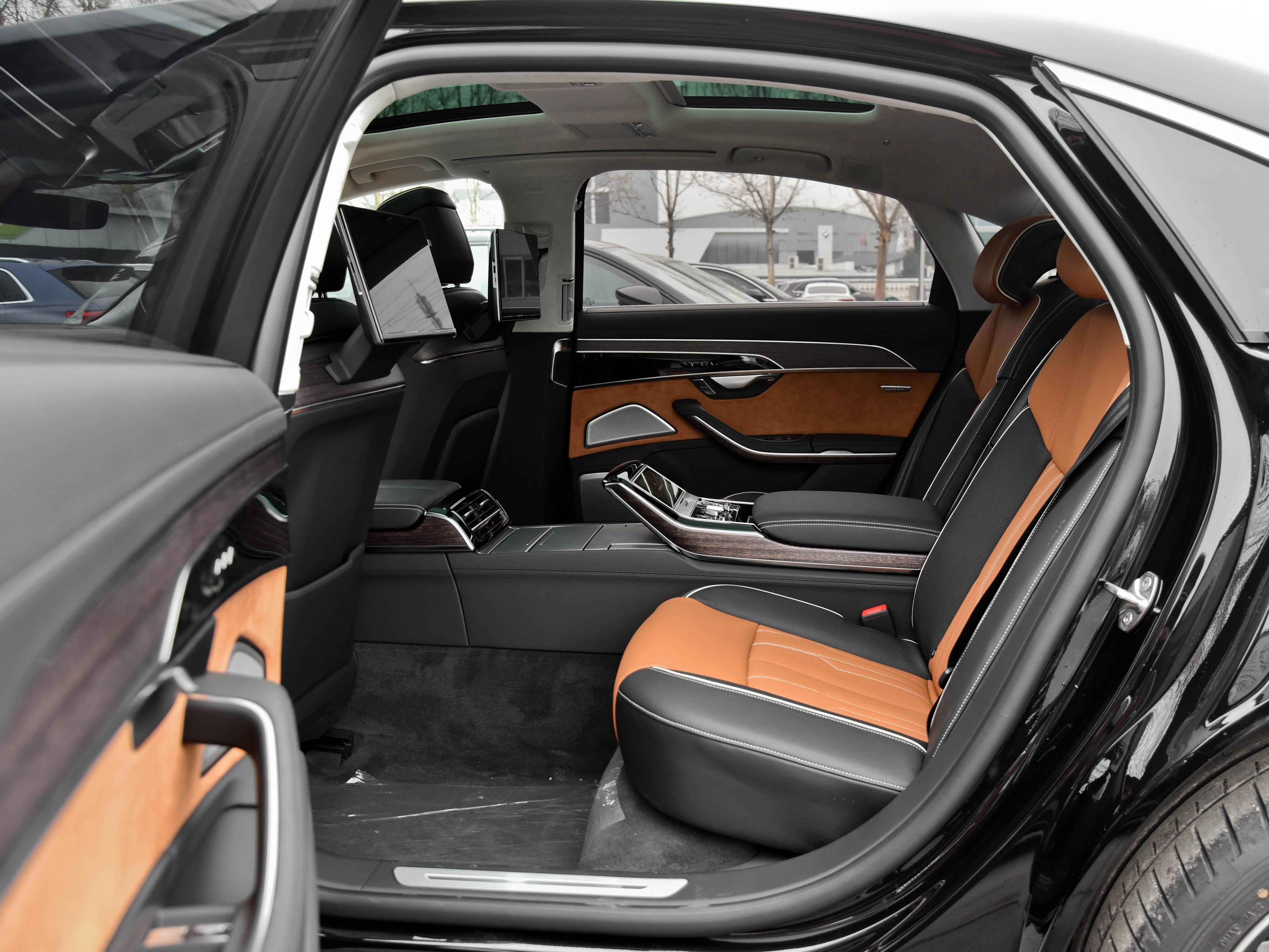 原装进口"大号奥迪a6l",后排带冰箱和按摩,带你看奥迪a8