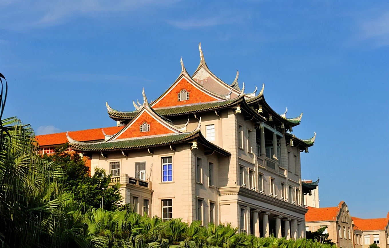 600分就能够考上的985高校，适合学生捡漏，今年高考要关注