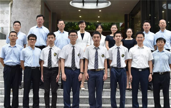 高考能不能考上名牌大学？要看3门学科成绩，还要做对1个选择