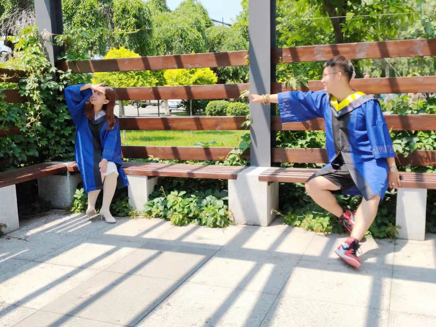 吉林化工学院毕业典礼现场求婚成功，亲友齐聚送祝福