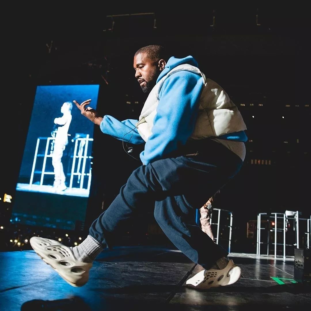 吸金1.5亿美元的Yeezy,被国产“价格屠夫”击败!79元穿阿迪同款