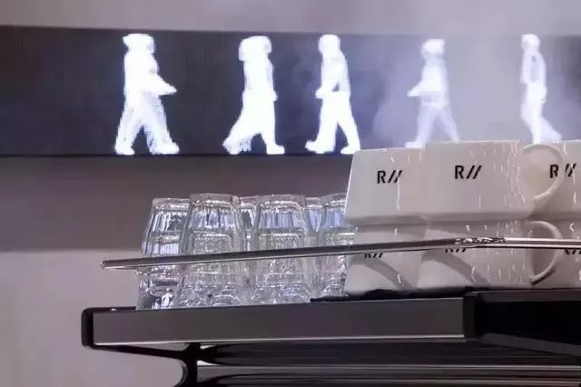 地素进军男装市场，旗下轻奢品牌RAZZLE能否再续地素女装辉煌？