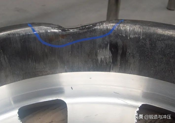 铝合金车轮锻件缺陷分析与控制