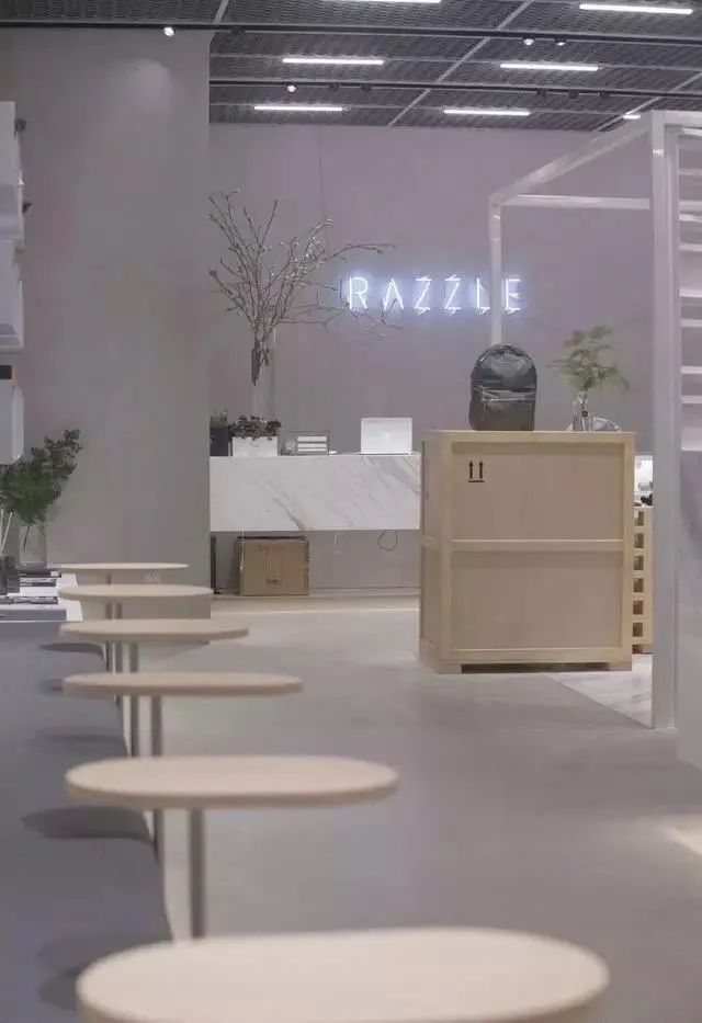 地素进军男装市场，旗下轻奢品牌RAZZLE能否再续地素女装辉煌？