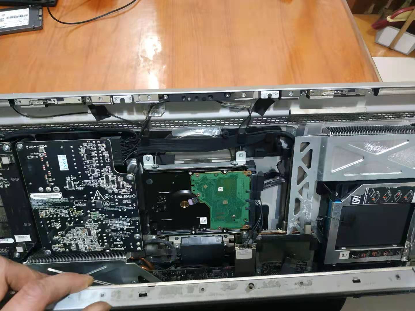 苹果一体机(老款)拆机换固态步骤