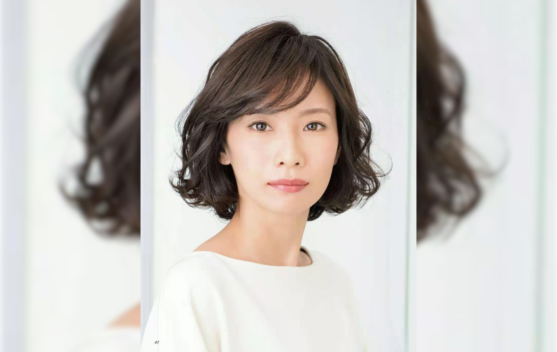 50岁女人染什么色好看?时尚高级感的巧克力色,低调奢华有内涵