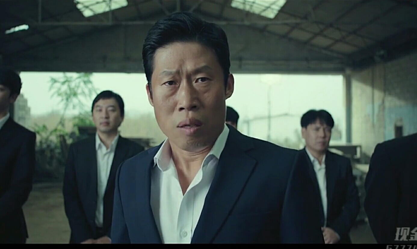 韩国喜剧电影《幸运钥匙》,杀手和颓废青年交换的人生也会很精彩