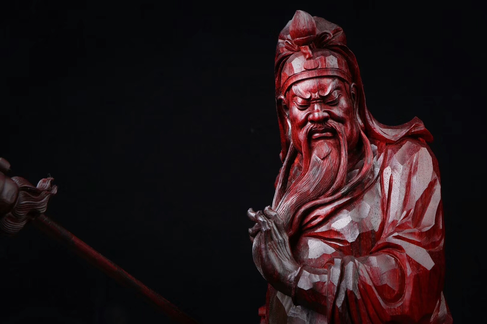 为什么古往今来,人们都供奉耍大刀的木雕关公?