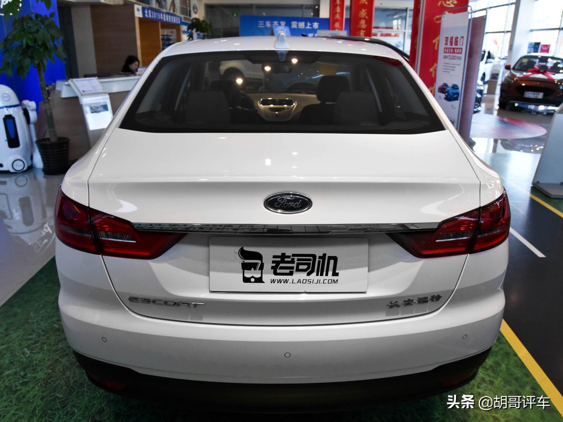 不到十万的合资轿车，6AT变速箱，实拍福特福睿斯