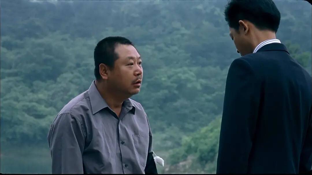 粉巷雨夜，老实民工遇上女大学生，这部影片道尽了人性和欲望