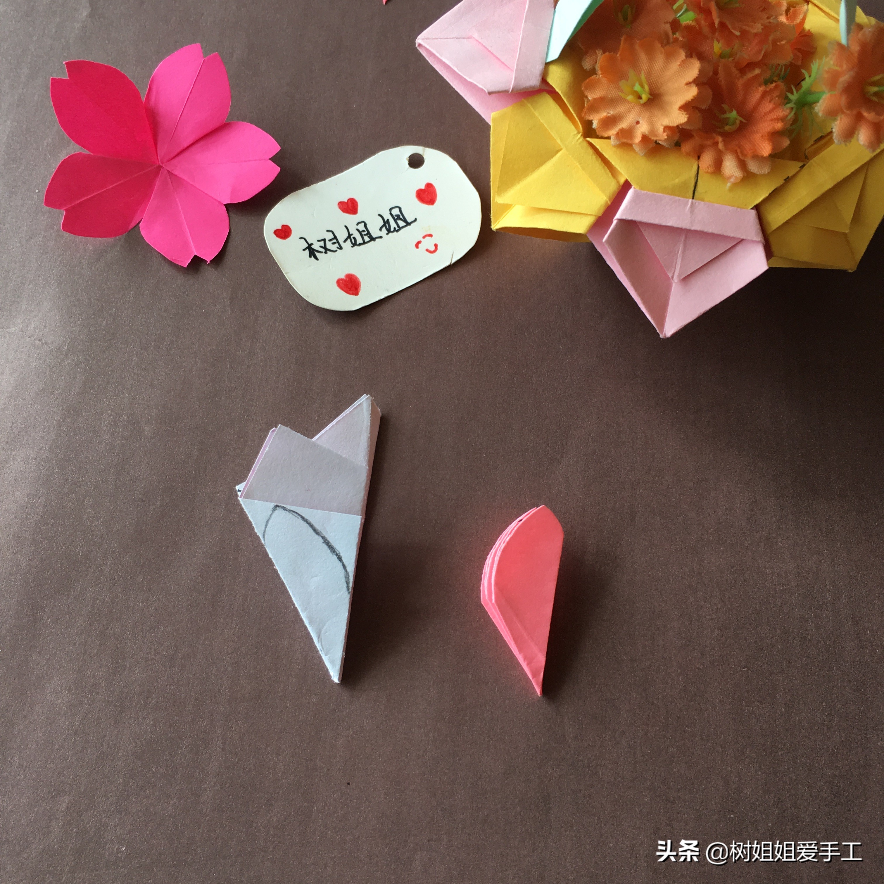 亲子折纸：立体感十足的樱花制作方法，只需要1张纸