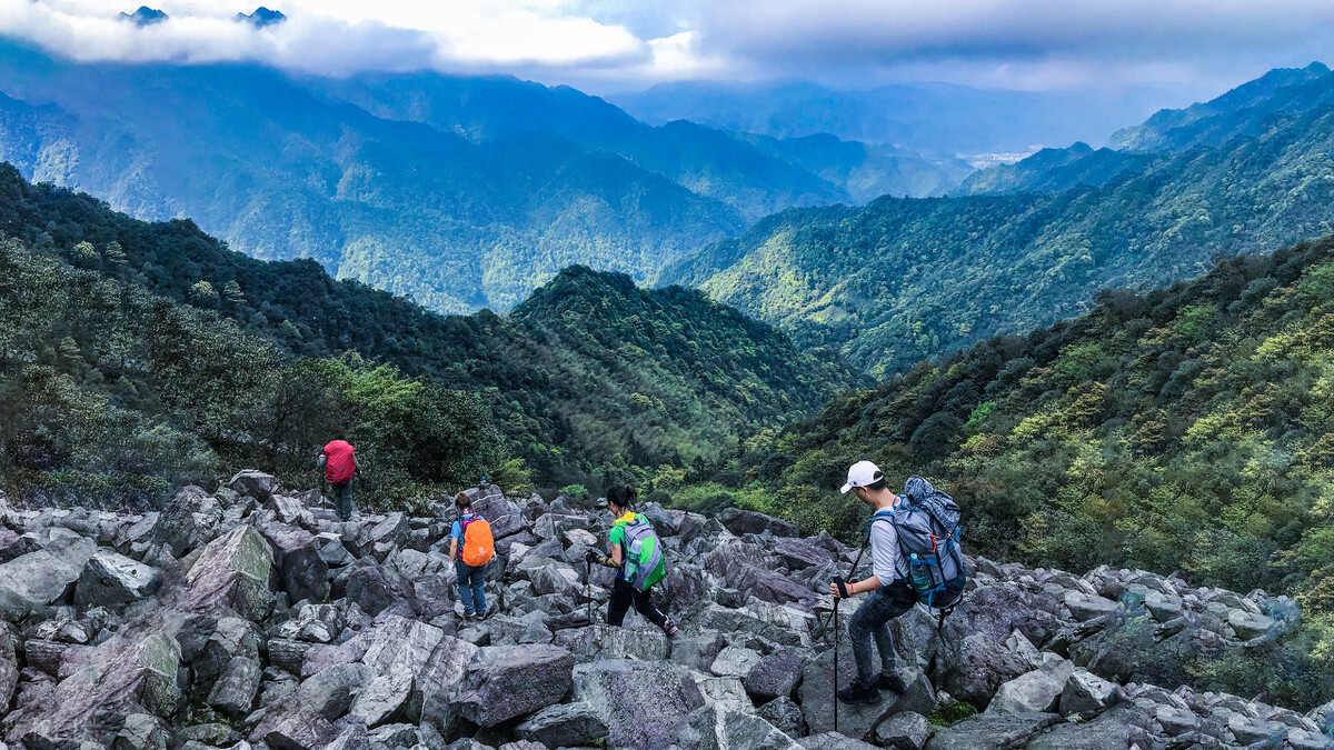 国家地理评出的中国十大“非著名”山峰，人少景美故事多