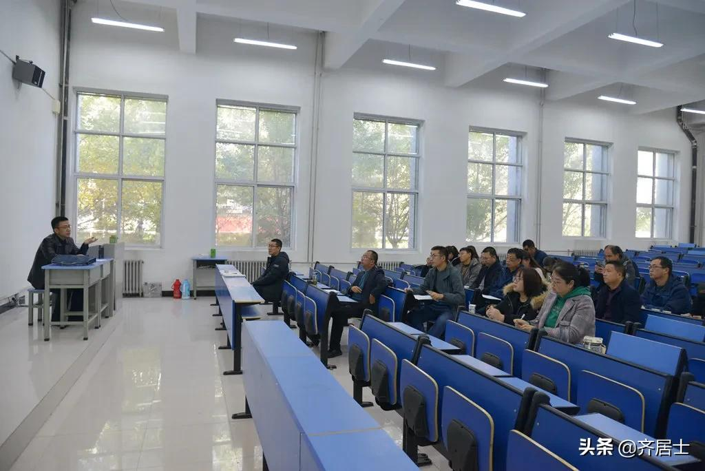 兰州市教育专家团队来华亭一中开展高考备考研讨交流活动