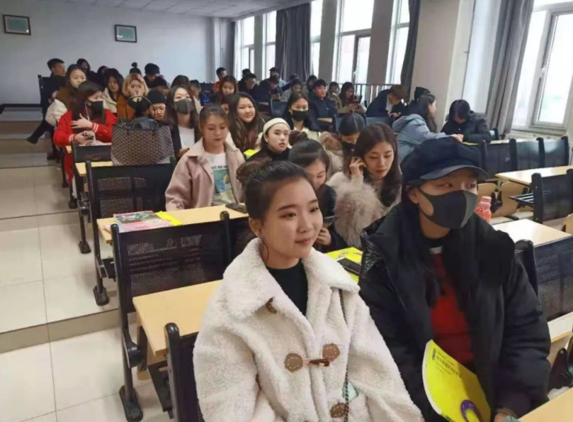 2021各高校暑假时间确定，77天长假让人羡慕，广以理工学院被点名